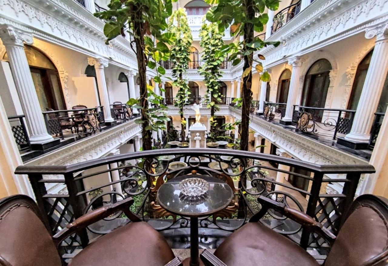 The Grand Palace Hotel Malang Eksteriør billede