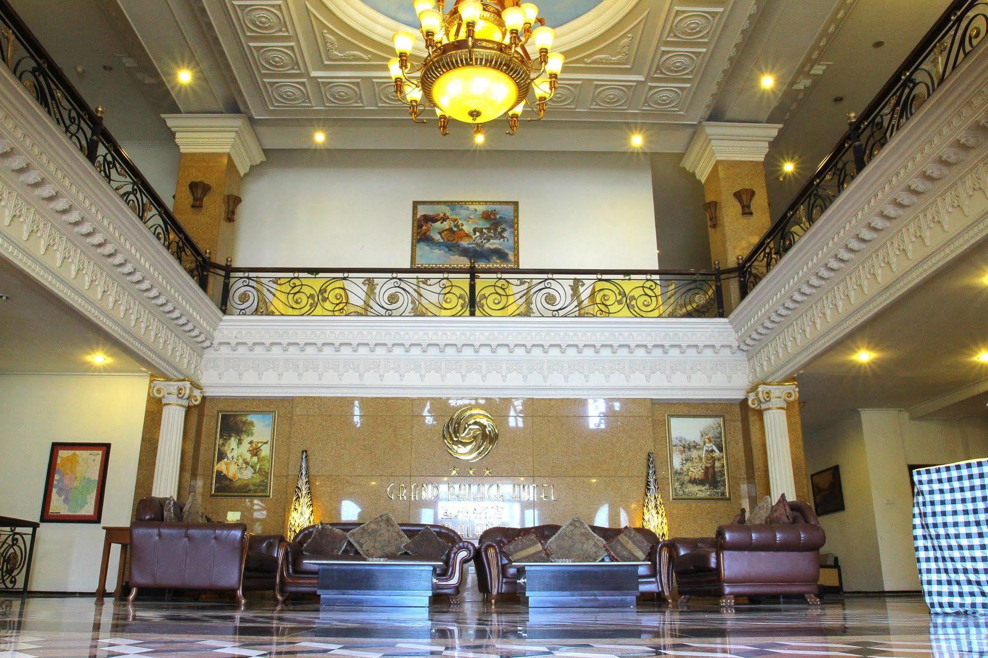 The Grand Palace Hotel Malang Eksteriør billede