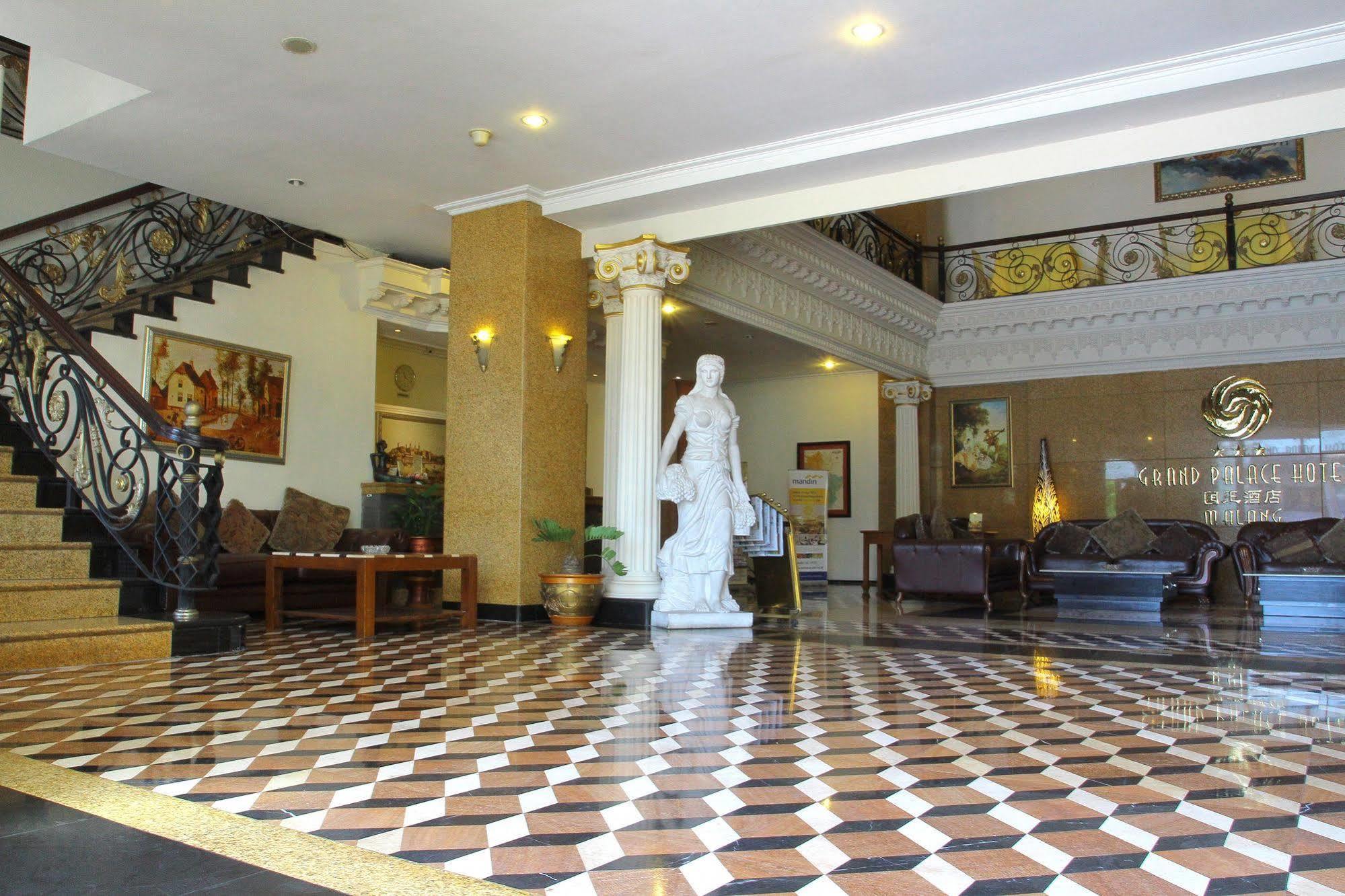 The Grand Palace Hotel Malang Eksteriør billede